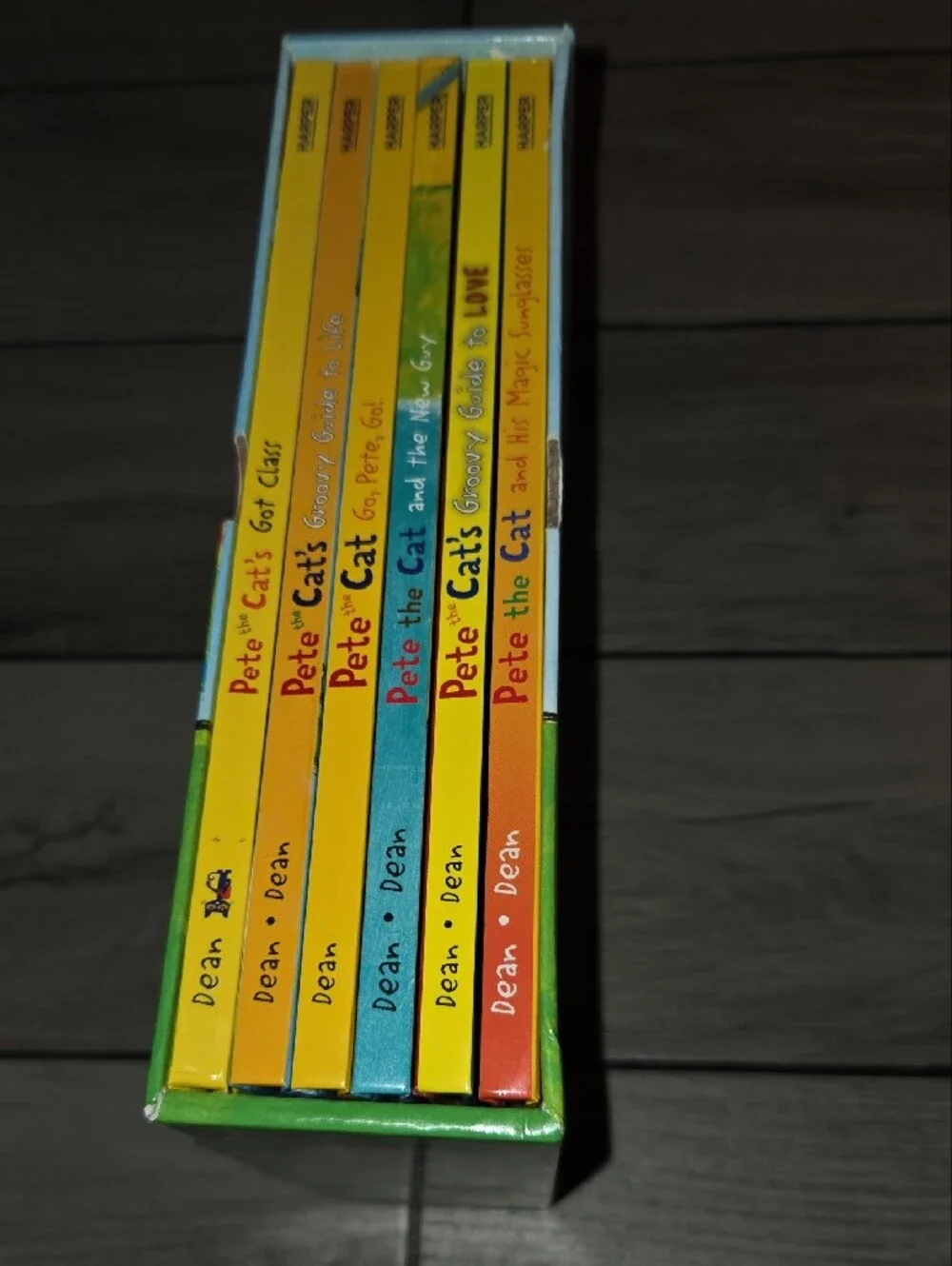 🦔Groovy Box of Books - Pete the Cat
